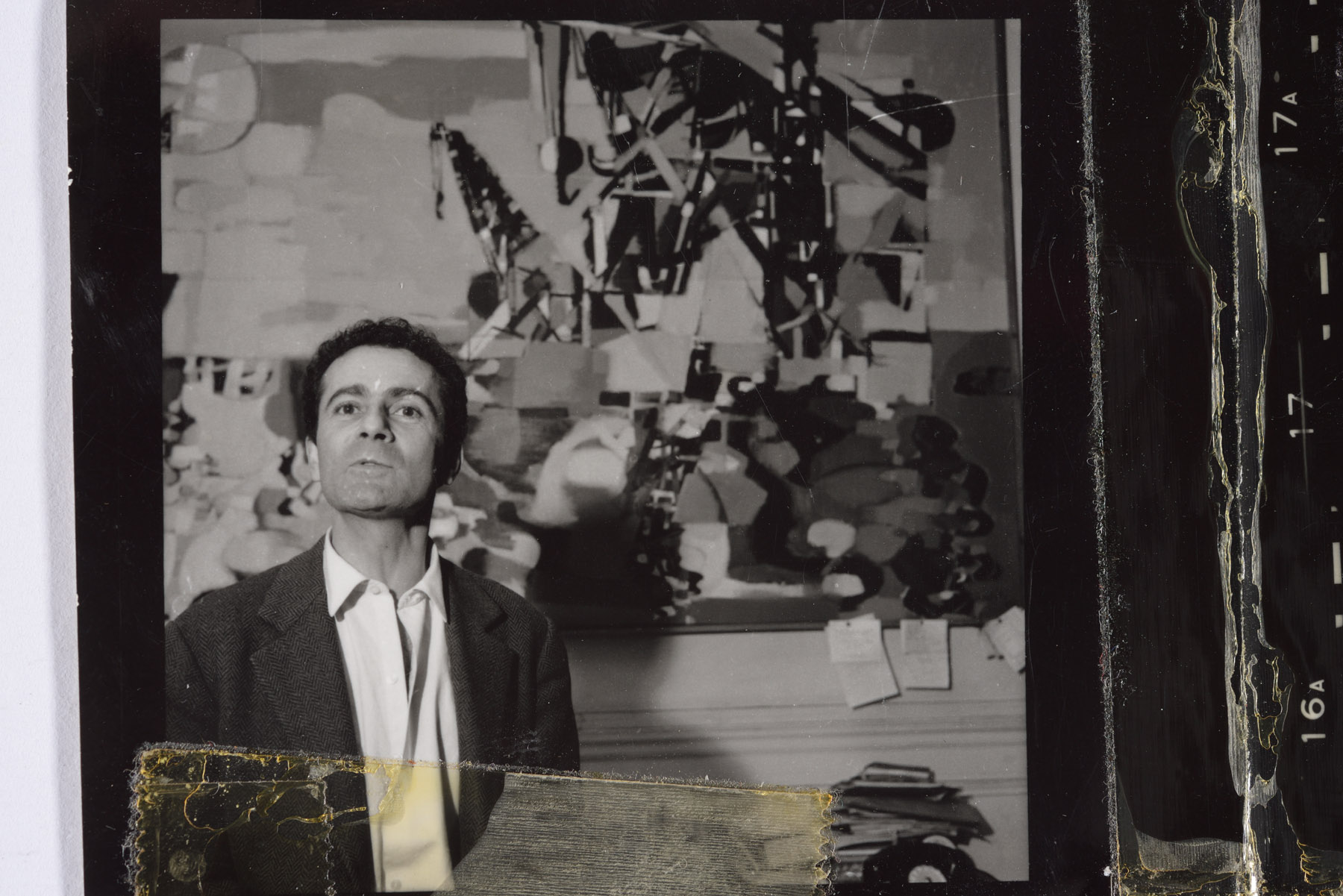 Photo de Georges Arditi dans son Atelier vers 1960